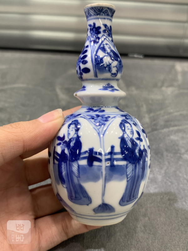 清康熙青花四美图瓜棱小葫芦瓶 - 图2